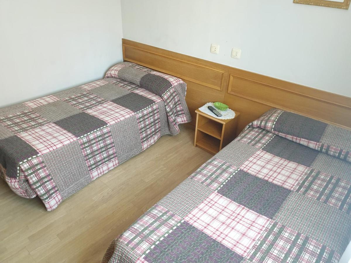 Hostal Puente Azud Avilés Eksteriør bilde