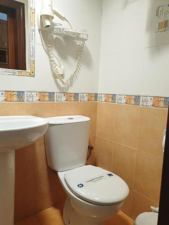 Hostal Puente Azud Avilés Eksteriør bilde